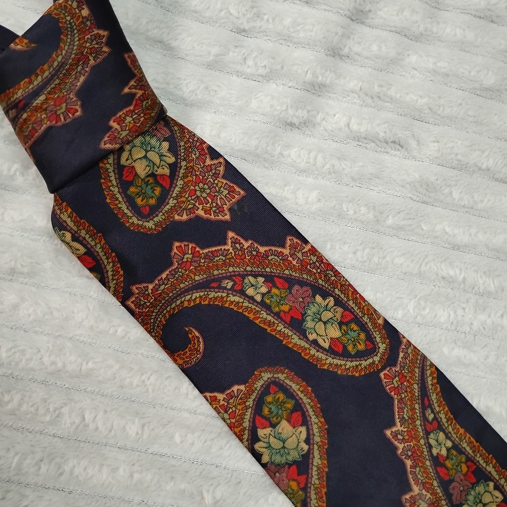Rooster new traditions silk USA Made  58" X 4" Blue Multicolored Paisley Tie
